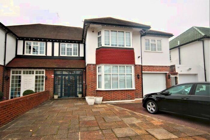 5 Bedroom Semi-Detached House To Rent In Heddon Court Avenue, Cockfosters, EN4