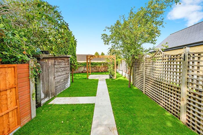 3 Bedroom End Of Terrace House For Sale In West Street, Dunstable, Bedfordshire, LU6