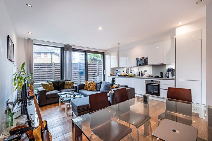 2 Bedroom Flat For Sale In Elgin Avenue, London, W9