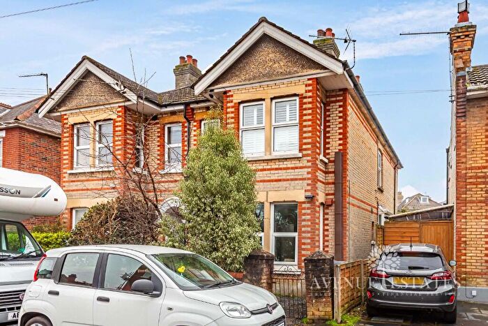 1 Bedroom Flat For Sale In West Road, Bournemouth, Dorset, BH5