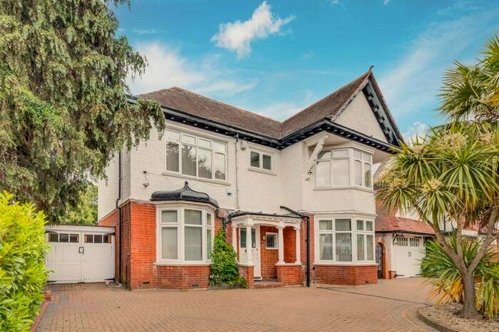 5 Bedroom Detached House To Rent In Avondale Road, Bromley, BR1