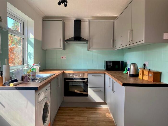 3 Bedroom Property To Rent In Seaton Drive, Aylesbury, HP21