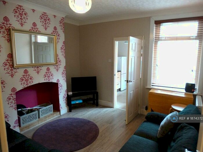 4 Bedroom Terraced House To Rent In Whitehall Grove, Lincoln, LN1