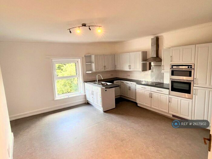 4 Bedroom Flat To Rent In Cambridge Road, Waterloo, Liverpool, L22