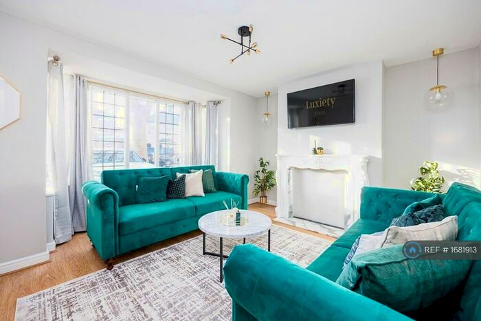 3 Bedroom Terraced House To Rent In Cambridge Road, Southend-On-Sea, SS1