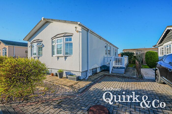 2 Bedroom Park Home For Sale In Creek Road, Canvey Island, SS8