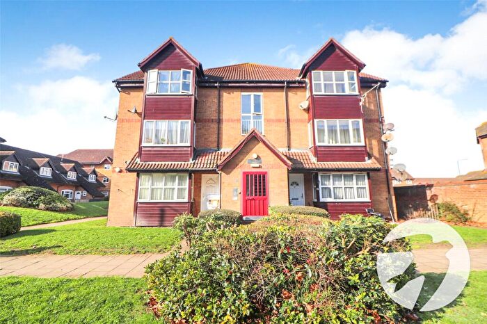Studio For Sale In Frobisher Road, Erith, DA8