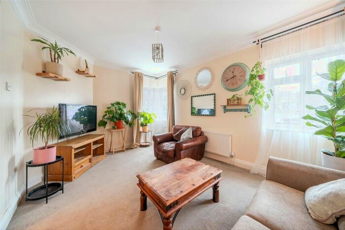 1 Bedroom Flat To Rent In Empire Way, Wembley, HA9