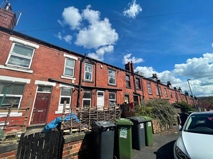 3 Bedroom Terraced House To Rent In Highbury Terrace, Leeds, LS6