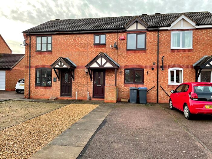 3 Bedroom House To Rent In Wensum Close, Hinckley, LE10