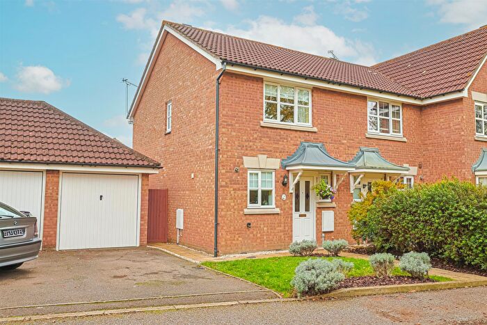 2 Bedroom End Of Terrace House For Sale In Brunswick Place, Rayleigh, SS6