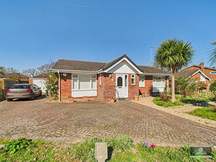 3 Bedroom Detached Bungalow For Sale In Bracken Close, Northgate, RH10