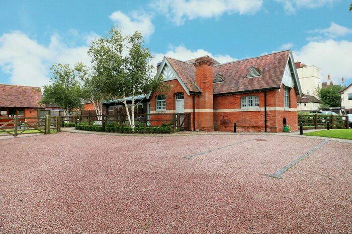 2 Bedroom Flat For Sale In Coach House Mews, Upper Skilts Farm, Gorcott Hill, Beoley, B98