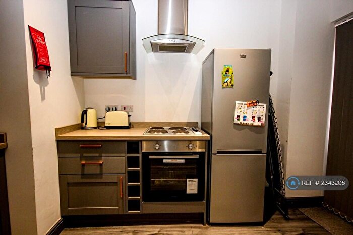 4 Bedroom Terraced House To Rent In Keswick Grove, Salford, M6