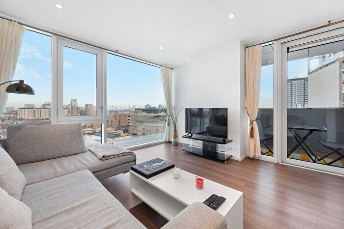 2 Bedroom Flat To Rent In Spectrum Way, Wandsworth Park, SW18