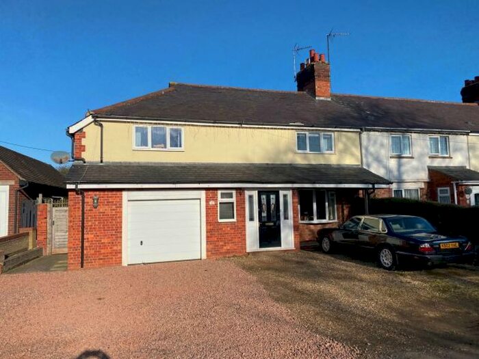 5 Bedroom Semi-Detached House For Sale In Brackley Road, Towcester, Northamptonshire, NN12