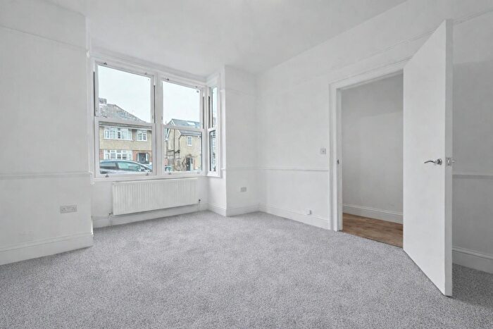 1 Bedroom Maisonette To Rent In Bolton Road, Windsor, SL4