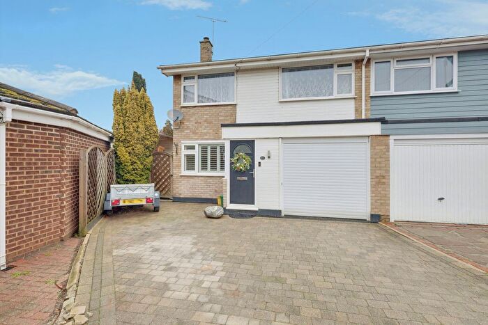 3 Bedroom Semi Detached House For Sale In Meadway, Benfleet, SS7