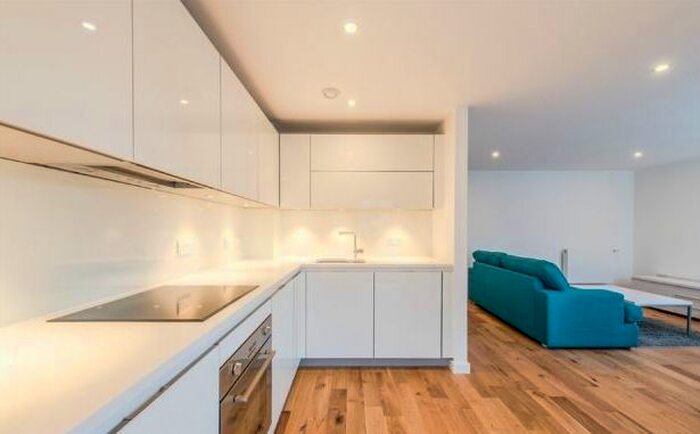 2 Bedroom Flat To Rent In Bramah Road, SW9