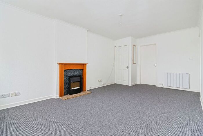 2 Bedroom Flat For Sale In Stanmore Tor, Paignton, TQ3