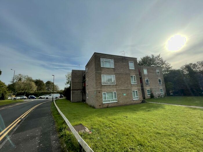 2 Bedroom Flat To Rent In Old Abbey Gardens, Metchley Lane, Harborne, Birmingham, B17