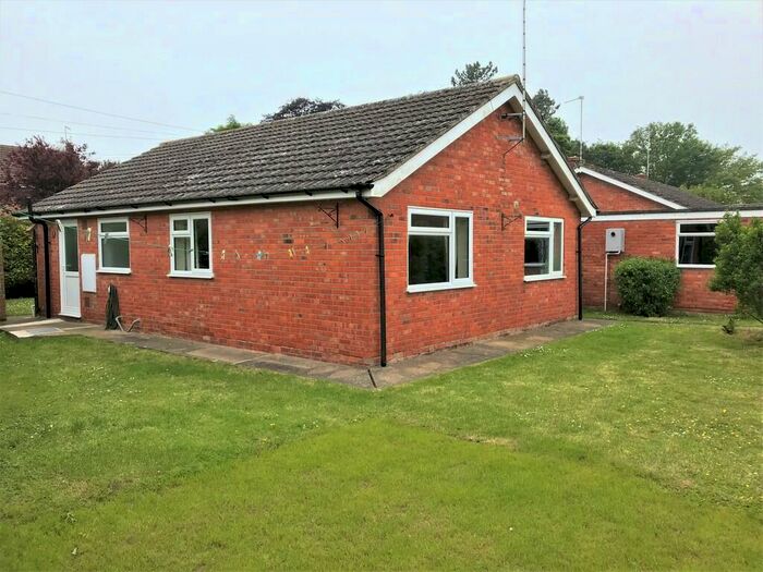 3 Bedroom Detached Bungalow To Rent In Private Road, Ormesby, NR29