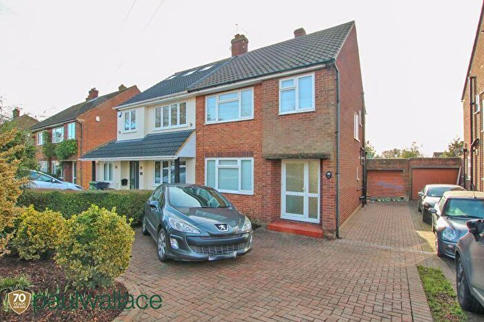 3 Bedroom Semi-Detached House For Sale In Cuffley Hill, Goffs Oak, EN7