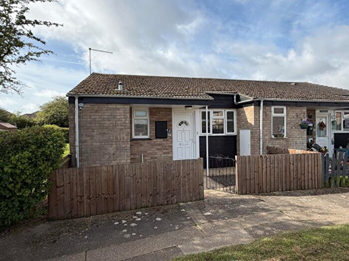 1 Bedroom Semi-Detached Bungalow For Sale In Cornwall Road, Felixstowe, IP11