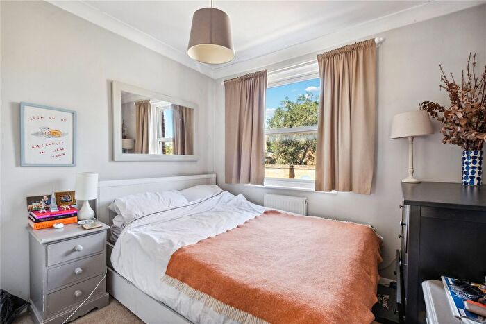 3 Bedroom Terraced House For Sale In Carmichael Mews, London, SW18