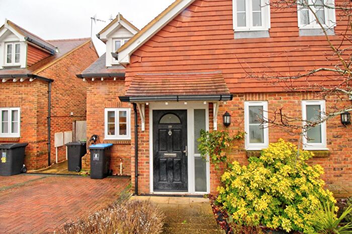 3 Bedroom Semi-detached House For Sale In Ashley Court, Woking, GU21