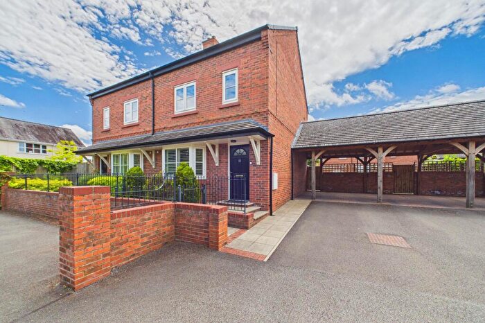 4 Bedroom Town House For Sale In The Highway, Hawarden, CH5