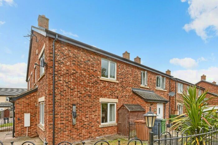 2 Bedroom Semi-Detached House To Rent In Latimer Way, Leeds, West Yorkshire, LS20