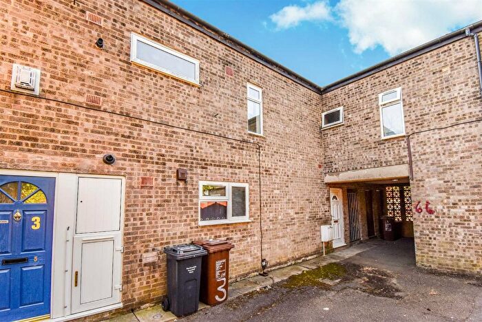 2 Bedroom Flat To Rent In Wedmore Court, Corby, NN18