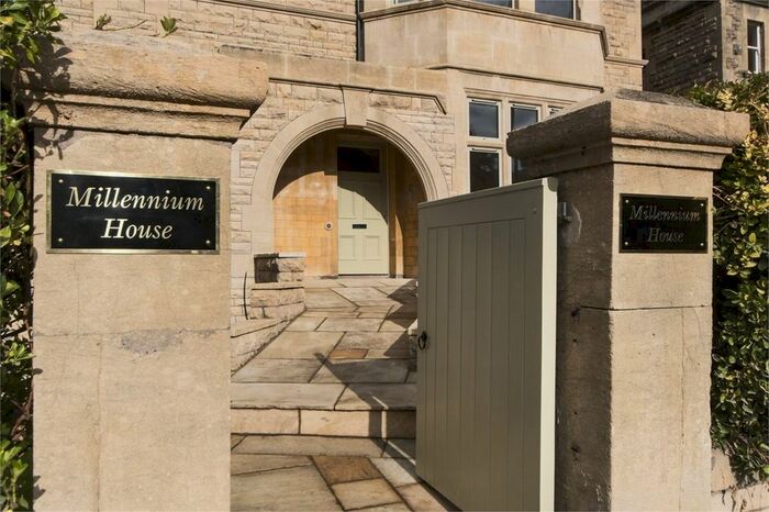 2 Bedroom Flat To Rent In Beckford Road, Bath, BA2