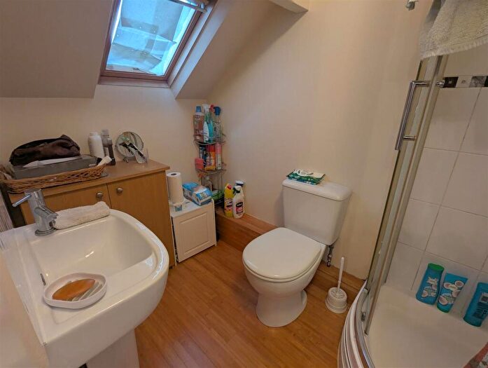 3 Bedroom Semi-Detached House For Sale In West Lodge Crescent, Huddersfield, HD2