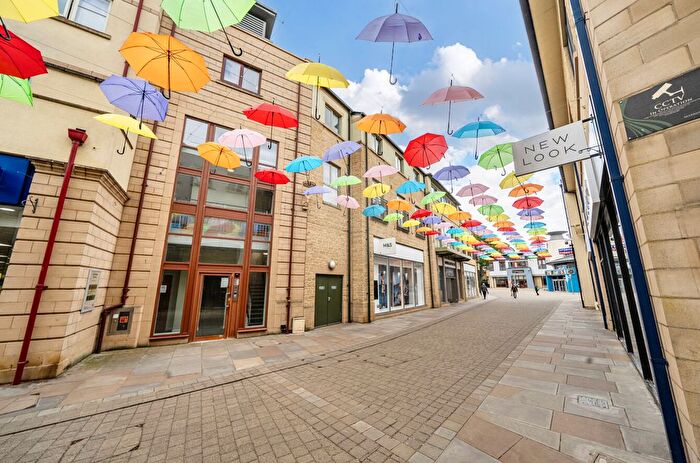 2 Bedroom Flat For Sale In Marriotts Walk, Witney, Oxfordshire, OX28