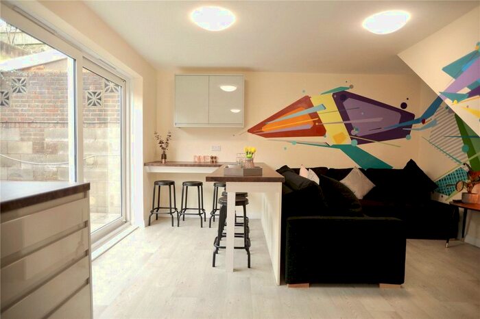 6 Bedroom Semi-Detached House To Rent In Dartmouth Crescent, Brighton, East Sussex, BN2