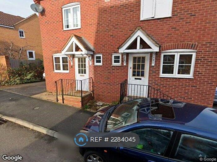 3 Bedroom Semi-Detached House To Rent In Stone Close, Wellingborough, NN8