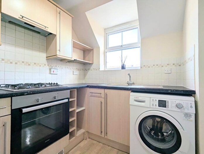 2 Bedroom Apartment To Rent In Britton Gardens, Kingswood, Bristol, BS15