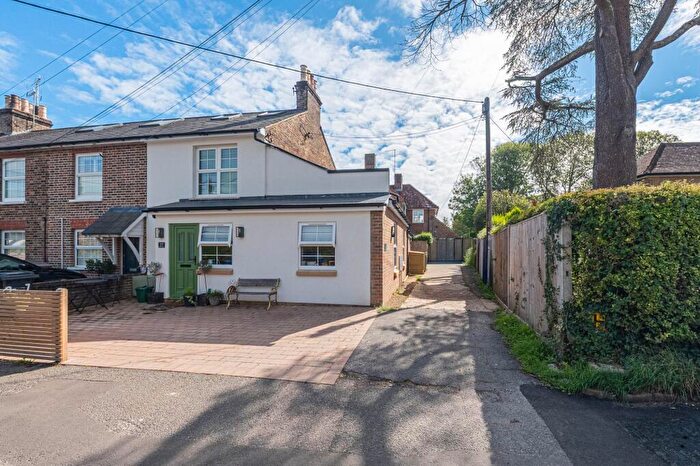 1 Bedroom Flat For Sale In Sunte Avenue, Lindfield, RH16