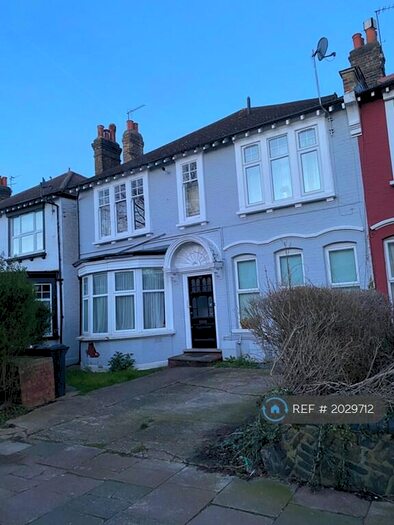 Studio To Rent In Palmerston Road, London, N22