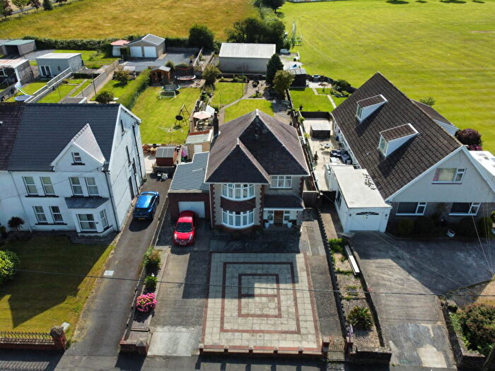3 Bedroom Detached House For Sale In Tyn Y Bonau Road, Pontarddulais, Swansea, SA4