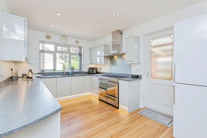 2 Bedroom Detached House For Sale In Gorse Lane, Oadby, Leicester, LE2