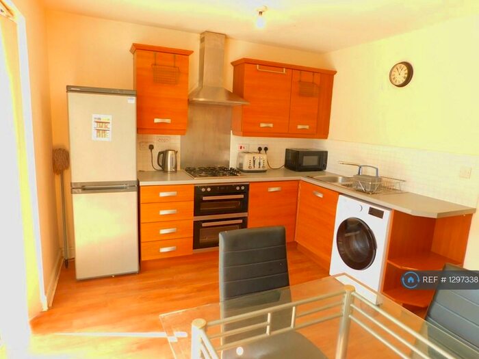 4 Bedroom Terraced House To Rent In Mackworth Street, Manchester, M15
