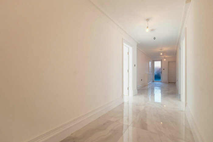 2 Bedroom Apartment For Sale In West Beach, Lytham, FY8