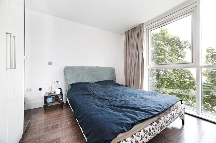 1 Bedroom Flat To Rent In Leman Street, London, E1