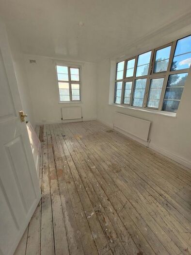 2 Bedroom Flat To Rent In Verdant Lane, London, SE6