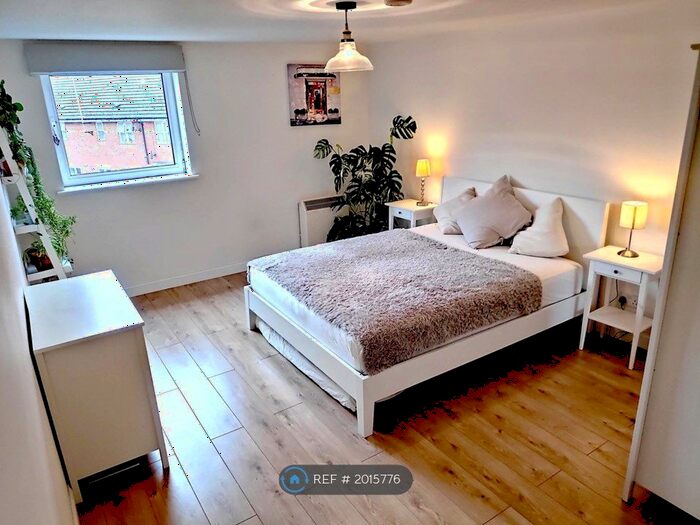 2 Bedroom Flat To Rent In Stretton Mansions, London, SE8