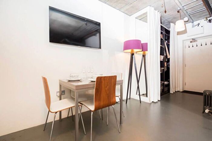 1 Bedroom Flat To Rent In New Inn Broadway, Shoreditch, London, EC2A