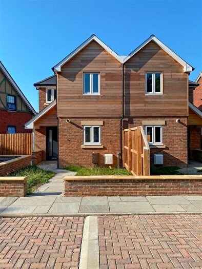 2 Bedroom Property To Rent In Fareham Road, Gosport, PO13